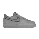 Nike Air Force 1 Low Kobe Bryant Forever Cool Grey nízke streetové tenisky sivé — produktová fotografia na bielom pozadí, bočný pohľad