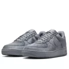Nike Air Force 1 Low Kobe Bryant Forever Cool Grey nízke streetové tenisky sivé — produktová fotografia na bielom pozadí, bočný pohľad
