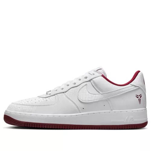 Nike Air Force 1 Low Kobe Bryant Forever Lower Merion Home nízke streetové tenisky biele — produktová fotografia na bielom pozadí, bočný pohľad
