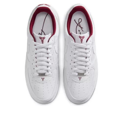 Nike Air Force 1 Low Kobe Bryant Forever Lower Merion Home nízke streetové tenisky biele — produktová fotografia na bielom pozadí, bočný pohľad