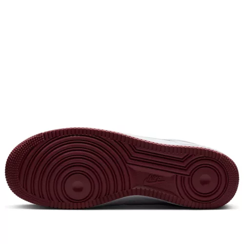 Nike Air Force 1 Low Kobe Bryant Forever Lower Merion Home nízke streetové tenisky biele — produktová fotografia na bielom pozadí, bočný pohľad