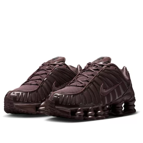 Nike Shox TL Tattoo Black dámske nízke streetové tenisky čierne — produktová fotografia na bielom pozadí, bočný pohľad