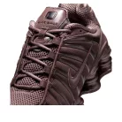 Nike Shox TL Tattoo Black dámske nízke streetové tenisky čierne — produktová fotografia na bielom pozadí, bočný pohľad