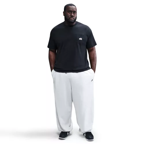 Nike Sportswear Max90 T-Shirt Black tričko čierne — produktová fotografia na bielom pozadí, bočný pohľad