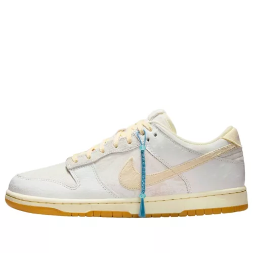 Nike Dunk Low Retro QS Tokyo City Edition nízke streetové tenisky — produktová fotografia na bielom pozadí, bočný pohľad