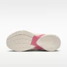 Nike AL8 Chalk Pale Ivory Peony dámske nízke streetové tenisky slonovinové — produktová fotografia na bielom pozadí, bočný pohľad