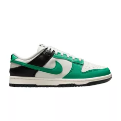 Nike Dunk Low Celtics dámske nízke streetové tenisky — produktová fotografia na bielom pozadí, bočný pohľad