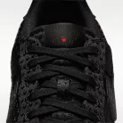 Nike Air Force 1 Low Valentine's Day Black (2026) nízke streetové tenisky čierne — produktová fotografia na bielom pozadí, bočný pohľad