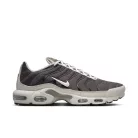Nike Air Max Plus Year of The Snake nízke streetové tenisky — produktová fotografia na bielom pozadí, bočný pohľad