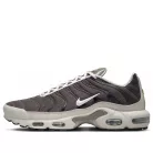 Nike Air Max Plus Year of The Snake nízke streetové tenisky — produktová fotografia na bielom pozadí, bočný pohľad