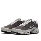 Nike Air Max Plus Year of The Snake nízke streetové tenisky — produktová fotografia na bielom pozadí, bočný pohľad