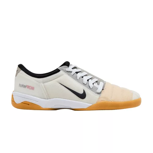 Nike Total 90 3 SP White Black Gum nízke streetové tenisky biele-čierne — produktová fotografia na bielom pozadí, bočný pohľad