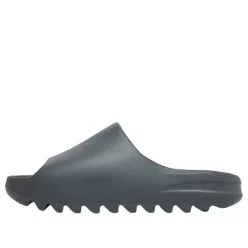 adidas Yeezy Slide Slate Grey šľapky sivé — produktová fotografia na bielom pozadí, bočný pohľad