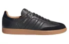 adidas Samba OG Made In Italy Black Gum nízke streetové tenisky čierne — produktová fotografia na bielom pozadí, bočný pohľad