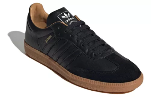 adidas Samba OG Made In Italy Black Gum nízke streetové tenisky čierne — produktová fotografia na bielom pozadí, bočný pohľad