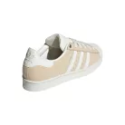 Adidas Superstar 'Sand Strata' dámske nízke streetové tenisky hnedé-béžové — produktová fotografia na bielom pozadí, bočný pohľad