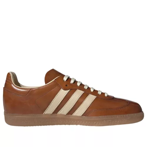 adidas Samba OG Made in Italy Vachetta Tan nízke streetové tenisky béžové — produktová fotografia na bielom pozadí, bočný pohľad