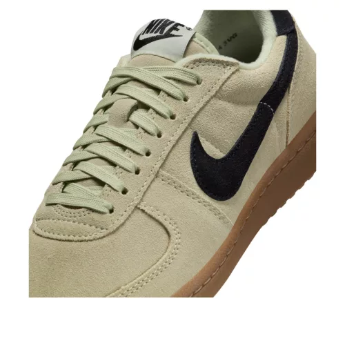 Nike Field General Suede Olive Aura dámske nízke streetové tenisky olivové — produktová fotografia na bielom pozadí, bočný pohľad