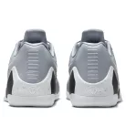 Nike Kobe 9 EM Low Protro TB Wolf Grey nízke basketbalové tenisky sivé — produktová fotografia na bielom pozadí, bočný pohľad