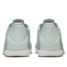 Nike Kobe 9 EM Low Protro Light Silver Steam nízke basketbalové tenisky strieborné — produktová fotografia na bielom pozadí, bočný pohľad