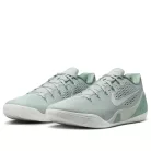 Nike Kobe 9 EM Low Protro Light Silver Steam nízke basketbalové tenisky strieborné — produktová fotografia na bielom pozadí, bočný pohľad