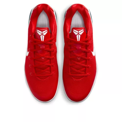 Nike Kobe 9 EM Low Protro TB University Red nízke basketbalové tenisky červené — produktová fotografia na bielom pozadí, bočný pohľad