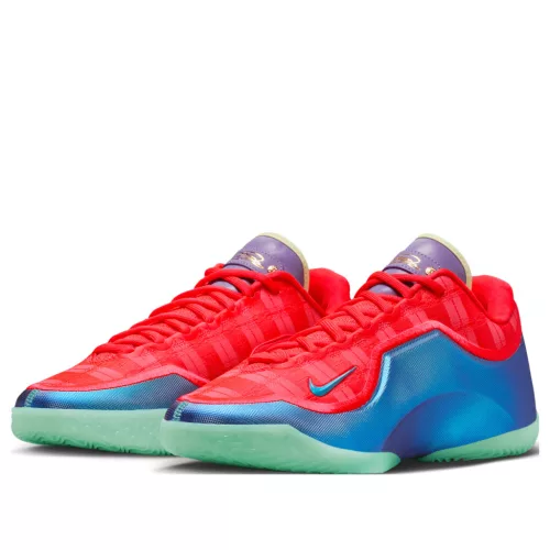 Nike LeBron 23 Stocking Stuffer nízke basketbalové tenisky — produktová fotografia na bielom pozadí, bočný pohľad