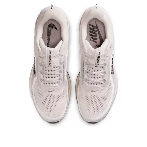 Nike Air Zoom Pegasus Premium Run nízke bežecké tenisky — produktová fotografia na bielom pozadí, bočný pohľad