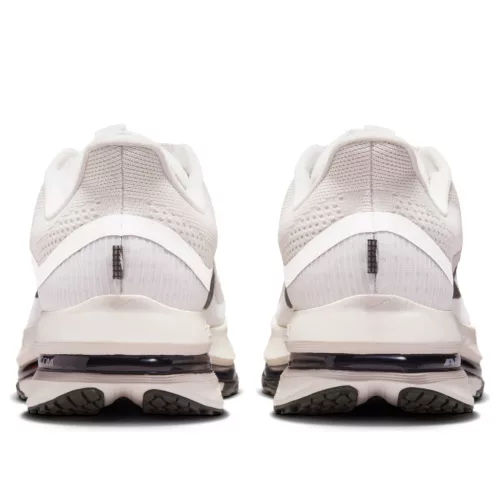 Nike Air Zoom Pegasus Premium Run nízke bežecké tenisky — produktová fotografia na bielom pozadí, bočný pohľad