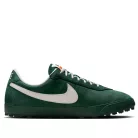 Nike Astro Grabber QS Fir Sail nízke streetové tenisky lomené biele — produktová fotografia na bielom pozadí, bočný pohľad