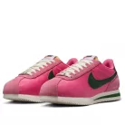 Nike Cortez TXT Pinksicle Sail White Fir dámske nízke streetové tenisky lomené biele-biele — produktová fotografia na bielom pozadí, bočný pohľad
