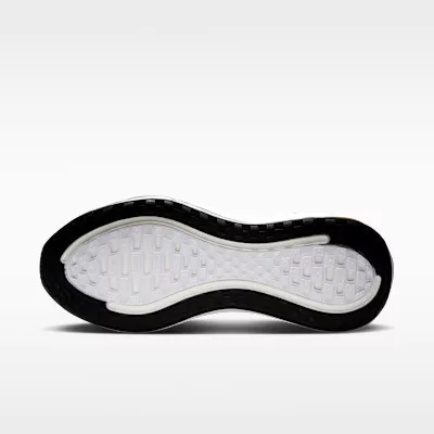 Nike Vomero Plus Extra Wide 'Black Cool Grey' nízke bežecké tenisky čierne-sivé — produktová fotografia na bielom pozadí, bočný pohľad