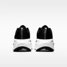Nike Vomero Plus Extra Wide 'Black Cool Grey' nízke bežecké tenisky čierne-sivé — produktová fotografia na bielom pozadí, bočný pohľad