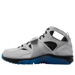 Nike Air Trainer Huarache Wolf Grey Star Blue nízke streetové tenisky sivé-modré — produktová fotografia na bielom pozadí, bočný pohľad