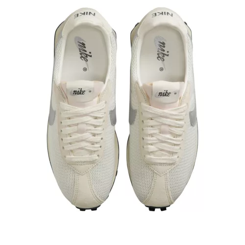Nike LD 1000 'Coconut Milk Metallic Silver' dámske nízke streetové tenisky lomené biele-strieborné — produktová fotografia na bielom pozadí, bočný pohľad