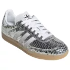 adidas Samba Patent Snakeskin Silver Metallic dámske nízke streetové tenisky strieborné — produktová fotografia na bielom pozadí, bočný pohľad