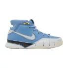 Nike Kobe 1 Protro City of Champions nízke basketbalové tenisky — produktová fotografia na bielom pozadí, bočný pohľad