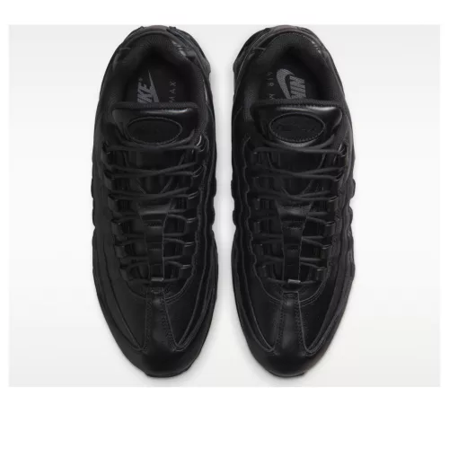 Nike Air Max 95 QS Big Bubble Black Leather nízke streetové tenisky čierne — produktová fotografia na bielom pozadí, bočný pohľad