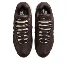 Nike Air Max 95 QS Big Bubble Baroque Brown Leather nízke streetové tenisky hnedé — produktová fotografia na bielom pozadí, bočný pohľad