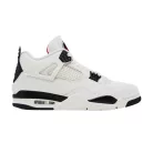 Jordan 4 Retro Flight Club nízke streetové tenisky — produktová fotografia na bielom pozadí, bočný pohľad