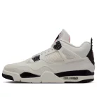 Jordan 4 Retro Flight Club nízke streetové tenisky — produktová fotografia na bielom pozadí, bočný pohľad