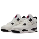 Jordan 4 Retro Flight Club nízke streetové tenisky — produktová fotografia na bielom pozadí, bočný pohľad
