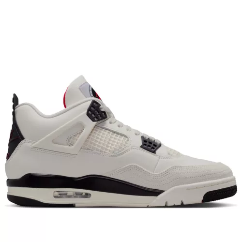 Jordan 4 Retro Flight Club nízke streetové tenisky — produktová fotografia na bielom pozadí, bočný pohľad