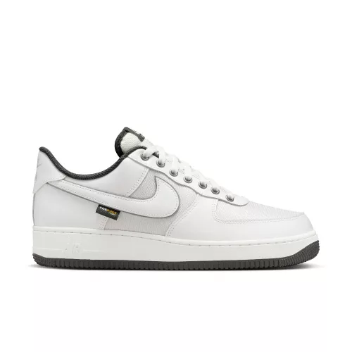 Nike Air Force 1 Low '07 LV8 Summit White Dark Smoke Grey Cordura nízke streetové tenisky biele-sivé — produktová fotografia na bielom pozadí, bočný pohľad