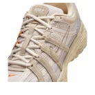 Nike P-6000 College Grey Khaki Safety Orange nízke streetové tenisky sivé-khaki — produktová fotografia na bielom pozadí, bočný pohľad