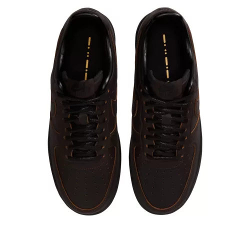 Nike Air Force 1 Low '07 PRM Morse Code Velvet Brown Black nízke streetové tenisky hnedé-čierne — produktová fotografia na bielom pozadí, bočný pohľad