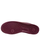 Nike Air Force 1 Low Syna Central Cee Dark Beetroot (UK Exclusive) nízke streetové tenisky — produktová fotografia na bielom pozadí, bočný pohľad