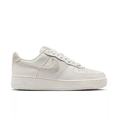 Nike Air Force 1 '07 Phantom White dámske nízke streetové tenisky lomené biele-biele — produktová fotografia na bielom pozadí, bočný pohľad