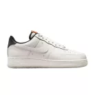 Nike Air Force 1 Low '07 NBA Phantom nízke streetové tenisky lomené biele — produktová fotografia na bielom pozadí, bočný pohľad