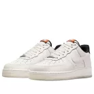 Nike Air Force 1 Low '07 NBA Phantom nízke streetové tenisky lomené biele — produktová fotografia na bielom pozadí, bočný pohľad
